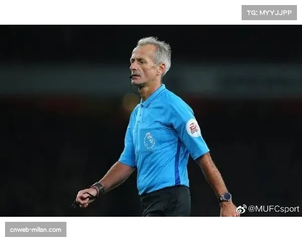 英超裁判组接受专业培训 统一执法尺度提升比赛质量 英超裁判组接受专业培训 统一执法尺度提升比赛质量